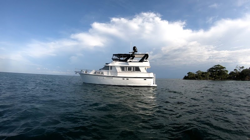 Sailing Adventures in Placencia's Clear Waters - Clear Water Exploring
