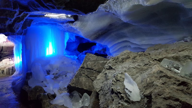 Underground Wonders: Kungurskaya Ledyanaya Peshchera - Kungurskaya Ledyanaya Peshchera
