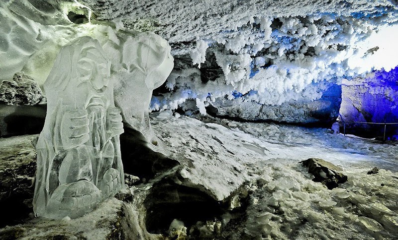 Underground Wonders: Kungurskaya Ledyanaya Peshchera - Kungurskaya Ledyanaya Peshchera