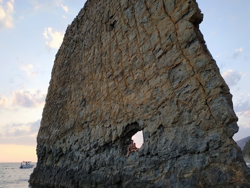 Rock Formation: Скала Парус in Krasnodar Krai - скала Парус