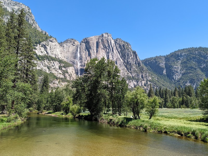 Hiking the Majestic Yosemite Valley Loop Trail - Yosemite Valley Loop Trail