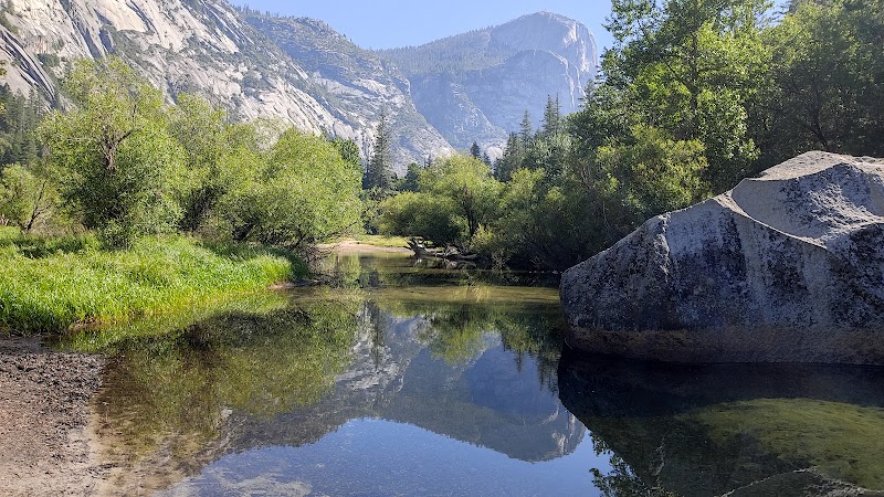 Majestic Views of Yosemite Valley - Yosemite Valley