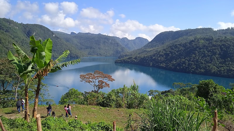 The Aquatic Gem of Huehuetenango: Laguna Brava - Laguna Brava