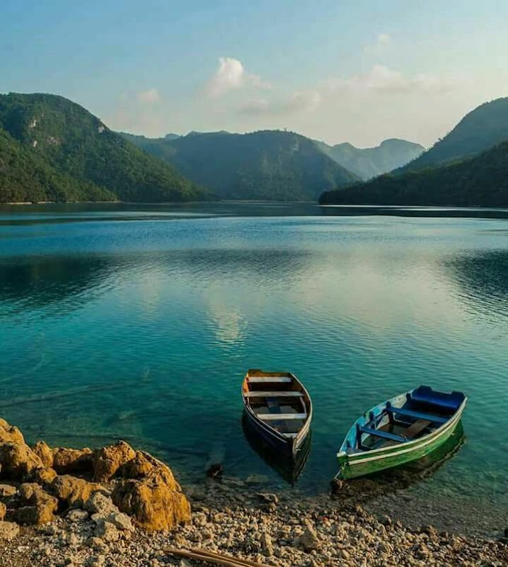 The Aquatic Gem of Huehuetenango: Laguna Brava - Laguna Brava