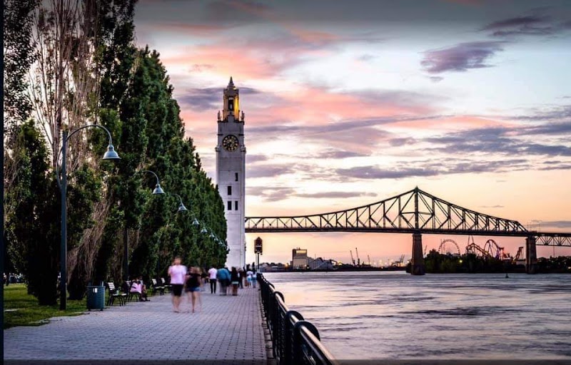 Waterfront Wonders: Exploring Toronto's Scenic Shores - Toronto