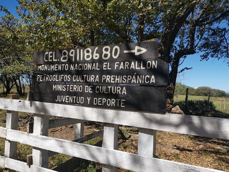 Stone Art of El Farallón: Guanacaste's Hidden Gem - Monumento Arqueológico Nacional El Farallón