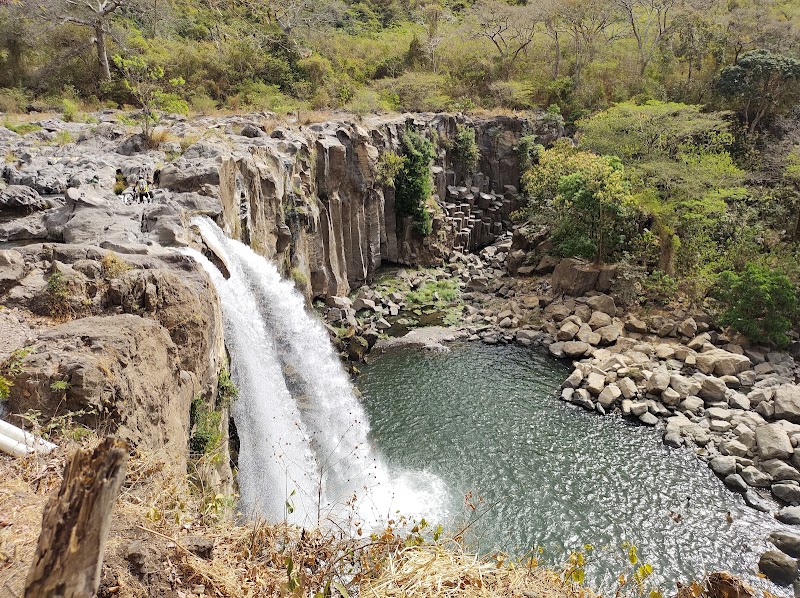 Refreshing Waters: Cataratas Los Amates - Centro de llegada para Pick Up 4x4 hacia Cataratas Los Amates, Santa Rosa.