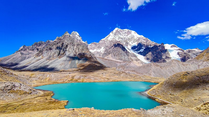 Majestic Andes: Nevado Auzangate - Nevado Auzangate
