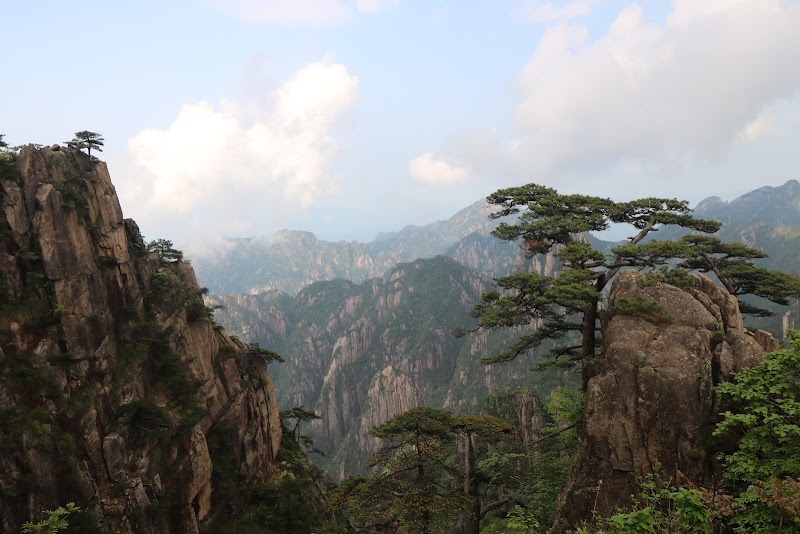 Hiking the Majestic Peaks of Huangshan Mountain - Huangshan Mountain