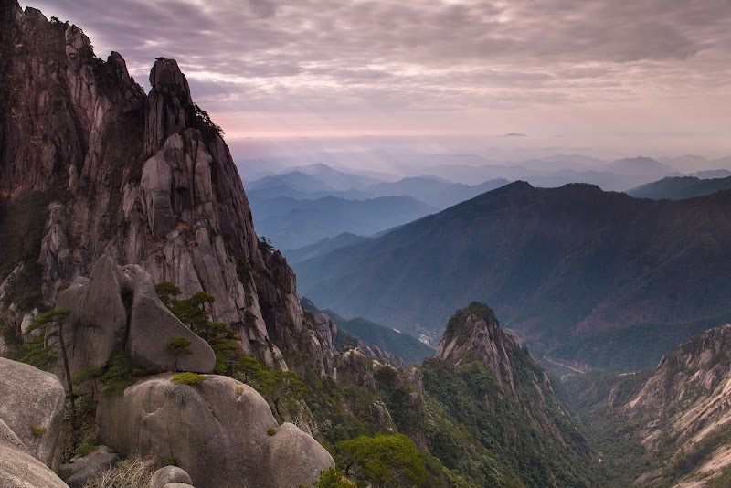 Hiking the Majestic Peaks of Huangshan Mountain - Huangshan Mountain