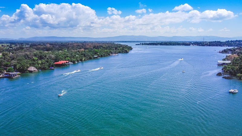 Serenity on the Shores of Rio Dulce - Rio Dulce