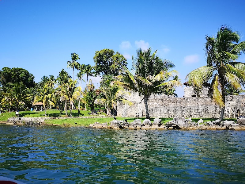 Serenity on the Shores of Rio Dulce - Rio Dulce