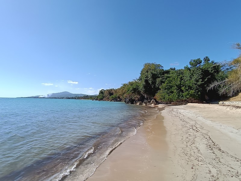 Relax by the Shores of Lyssons Beach - Lyssons Beach
