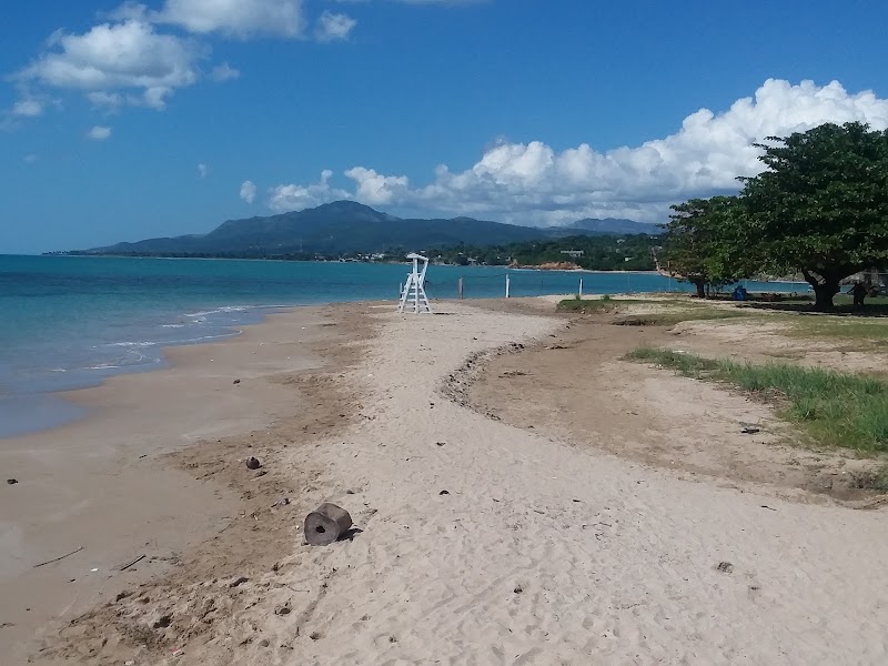 Relax by the Shores of Lyssons Beach - Lyssons Beach