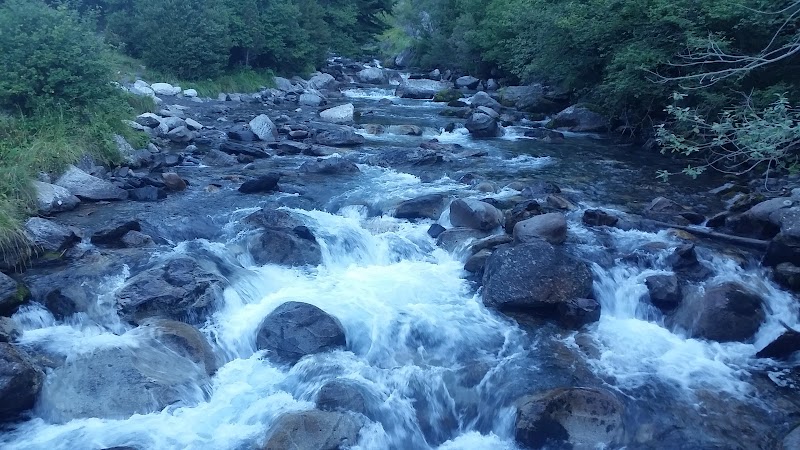 Waterfalls & Peaks: Valle de Benasque - Valle de Benasque