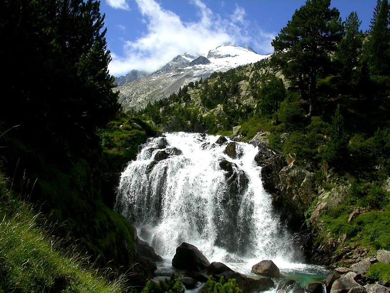 Waterfalls & Peaks: Valle de Benasque - Valle de Benasque