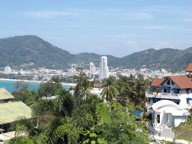 The Vibrant Shores of Pa Tong - Pa Tong