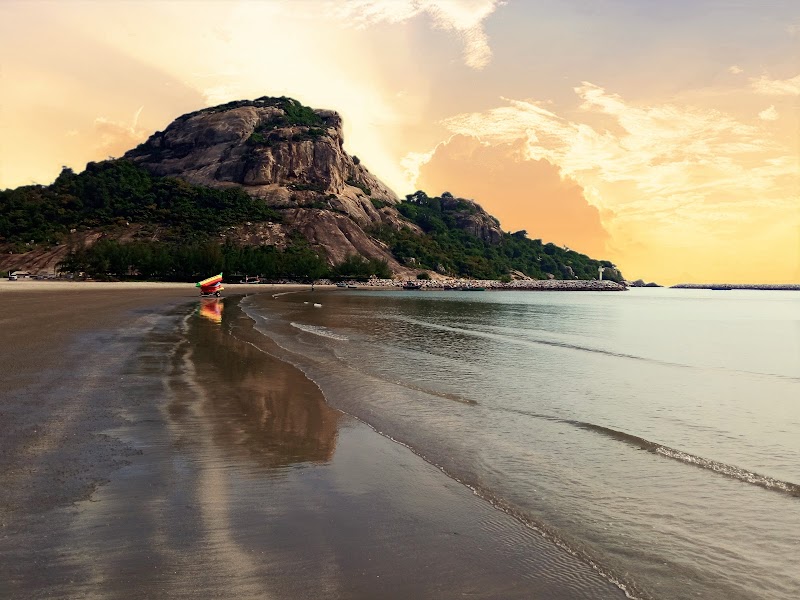 Coastal Wonders at Khao Takiab Beach - Khao Takiab beach