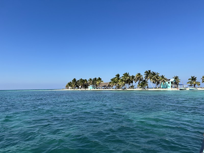 Tropical Paradise: Laughing Bird Caye - Laughing Bird Caye