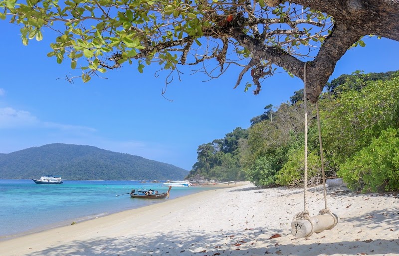 Lush Escape: Ko Adang's Natural Paradise - Ko Adang