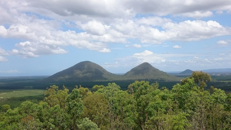 Majestic Peaks at Glass House Mountains - Glass House Mountains