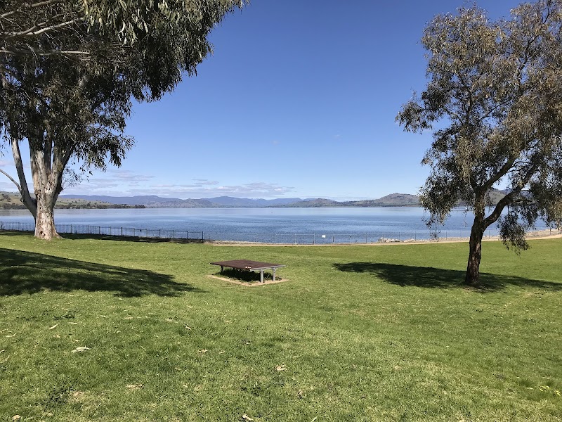 Lake Hume: A Serene Aquatic Retreat - Lake Hume