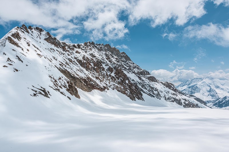 The Majestic Jungfrau: A Swiss Alpine Wonder - Jungfrau
