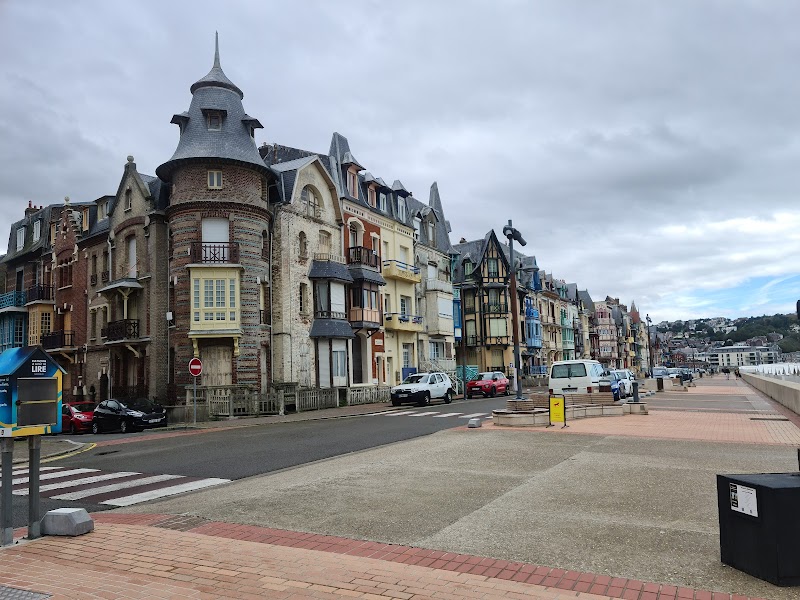 Coastal Charms: Mers-les-Bains Beach - Mers-les-Bains Beach