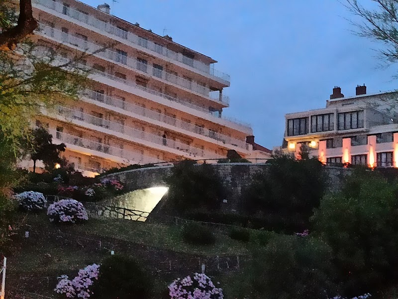 Beachfront Bliss at La Grande Plage, Biarritz outdoor detail