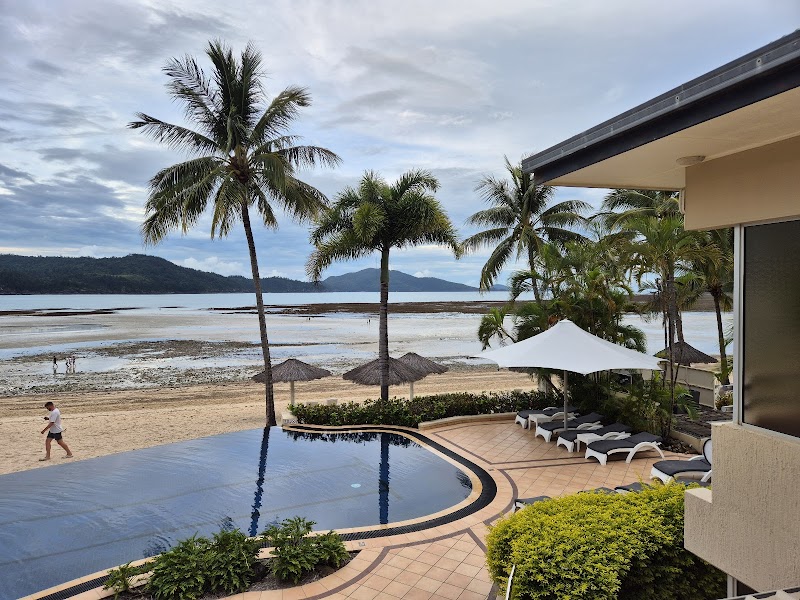 Paradise Found: Beach Club in Whitsundays - Beach Club