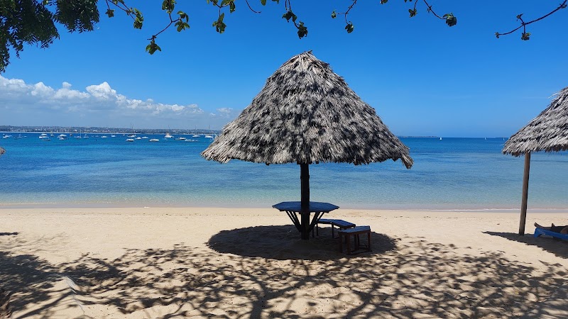 Tranquil Shores of Yacht Club Beach - Yacht Club Beach