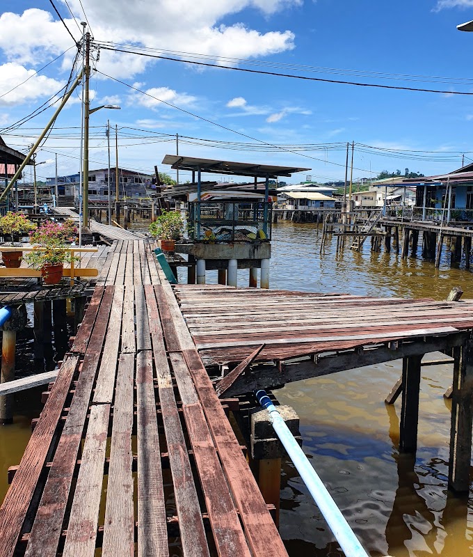 Exploring the Floating Beauty of Kampong Ayer - Water Village Settlement (Kampong Ayer)