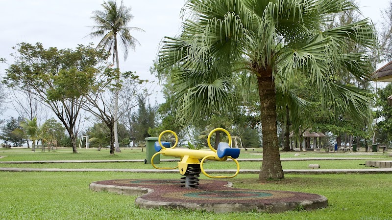 Relax by the Waves at Muara Beach - Muara Beach