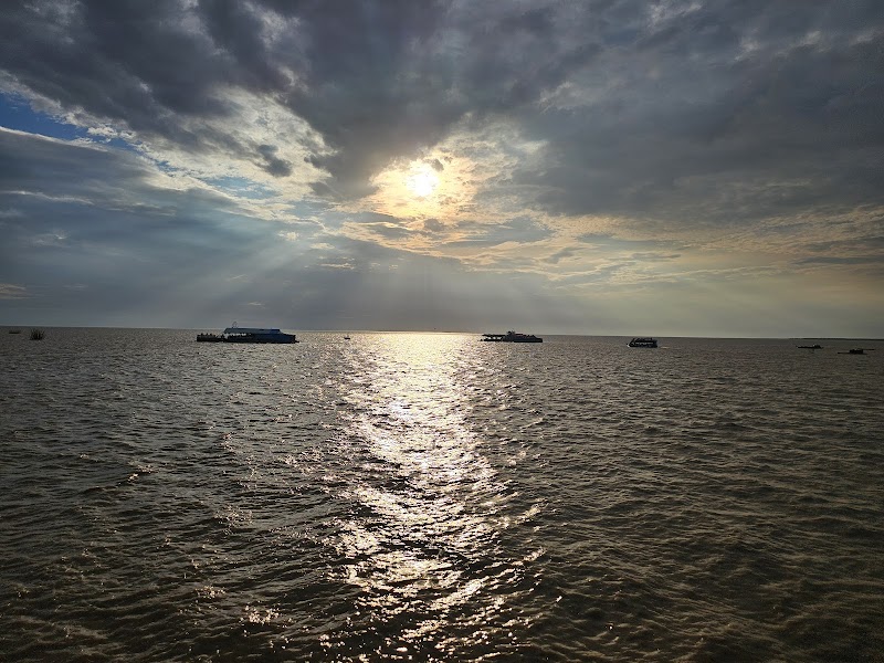 Kampong Phluk's Aerial Adventures - Kampong Phluk Tonle Sap River Mangrove Swamp Boat Tour
