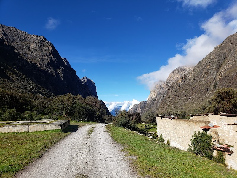 Breathtaking Paron Lake: A Jewel in Peru’s Andes - Paron Lake