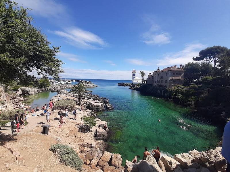 Charming Coastline & Historic Lighthouse in Cascais - Cascais