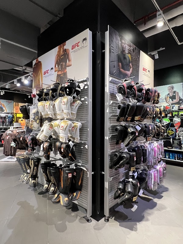 Shopping Extravaganza at Sun & Sand Sports in Dubai - Sun & Sand Sports