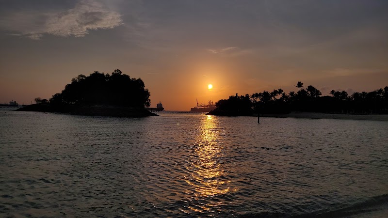 Sunny Escapes: Siloso Beach in Singapore - Siloso Beach