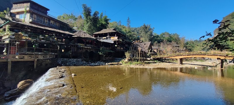 A Gateway to the Majestic Sa Pa Highlands - Sa Pa