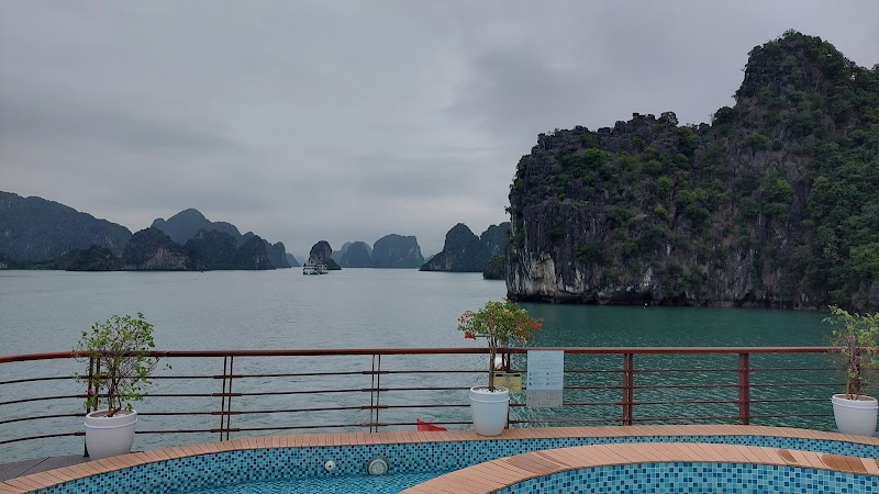 Sailing Through the Serenity: Bai Tu Long Bay - Bai Tu Long Bay
