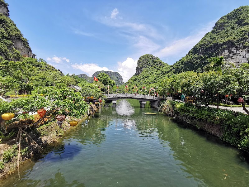 Enchanting Reflections in Tràng An - Tràng An Landscape Complex