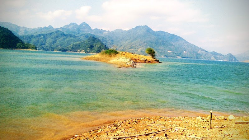 Serenity by the Waters: Hoa Binh Lake - Hoa Binh Lake