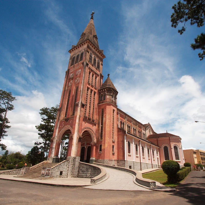 Architectural Marvels & Scenic Landscapes of Dalat - Dalat