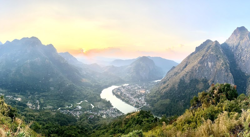Breathtaking Views from Phadeng Peak Viewpoint - Phadeng Peak Viewpoint ຈຸດຊົມວິວພູຜາແດງ
