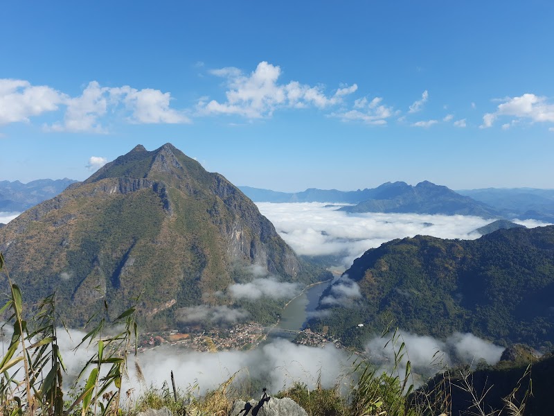 Majestic Peaks at Pha Kao Viewpoint - Pha Kao Viewpoint and camping
