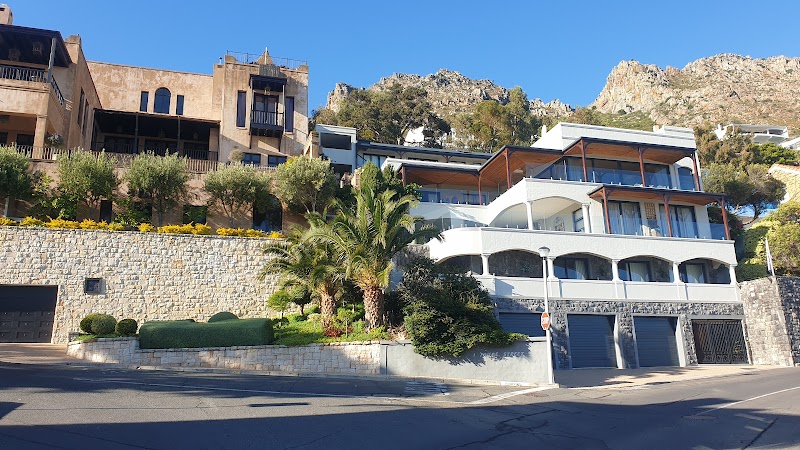 Sunny Escapes at Gordon's Bay Main Beach - Gordon's Bay Main Beach