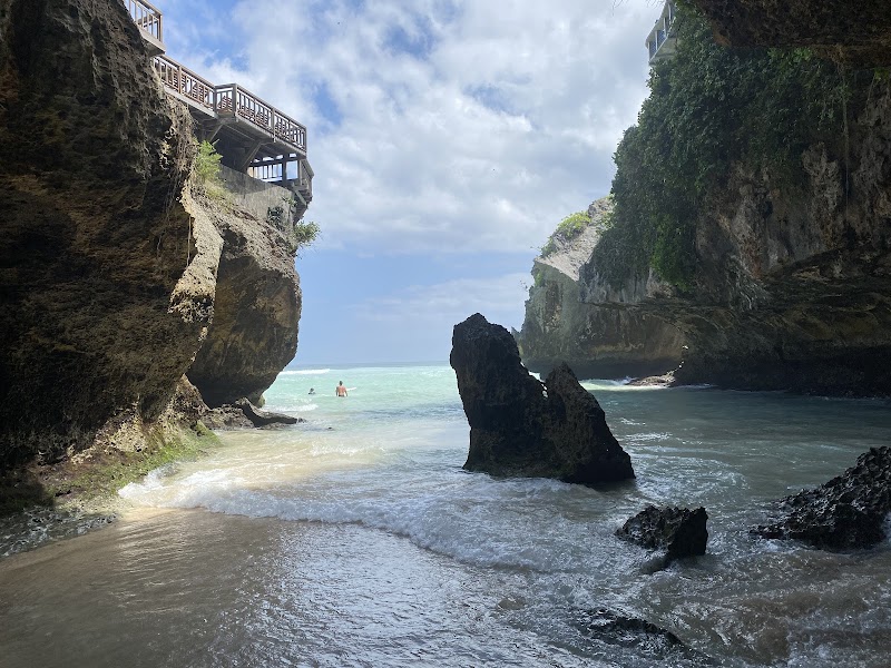 Beach Bliss at Uluwatu - Uluwatu Beach