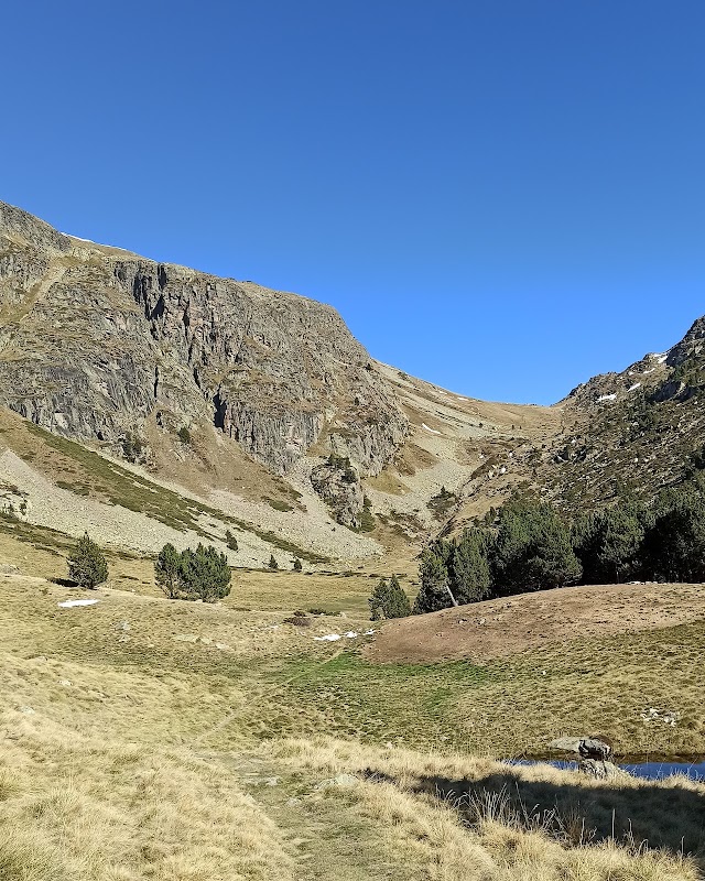 Mountain Lakes: Estany de l'Illa - Estany de l'Illa