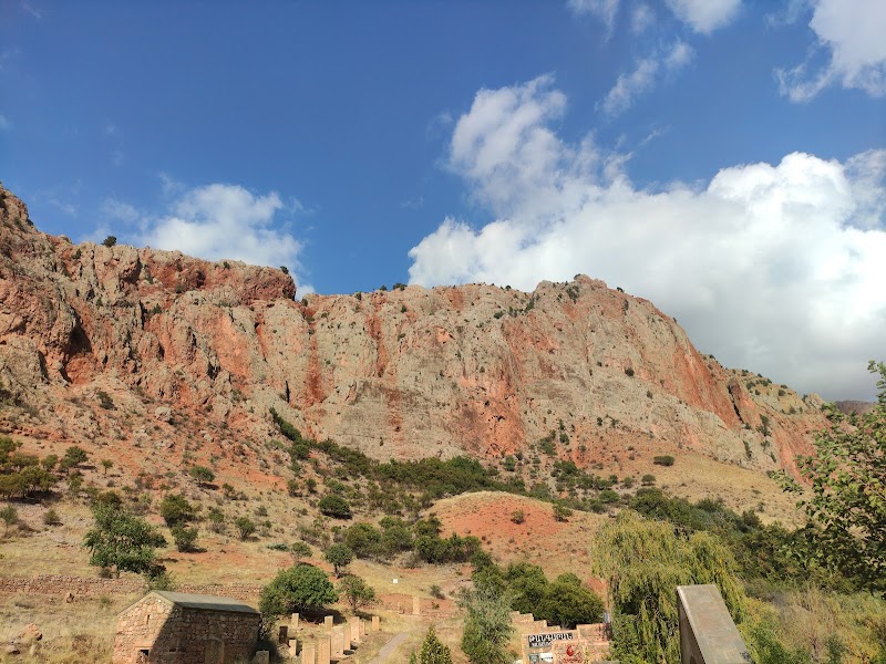Historic Wonders of Noravank Monastery - Noravank