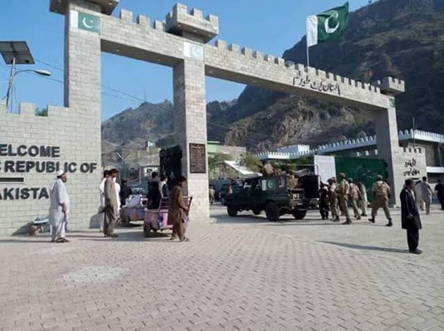Gateway Adventure: Torkham International Border Crossing - Torkham International Border Crossing